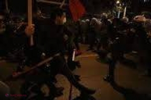 VIDEO // Proteste VIOLENTE în Statele Unite: Contestatarii lui Donald Trump, BĂTĂI cu poliţia 
