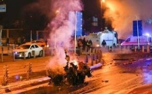 VIDEO // Atentat la stadionul lui Beşiktaş! Bilanţ tragic după ce două bombe au fost detonate după meciul cu Bursaspor. Momentul exploziei a fost filmat