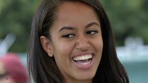 VIDEO // Malia Obama, surprinsă alături de noul ei iubit, pe care l-a cunoscut la Harvard