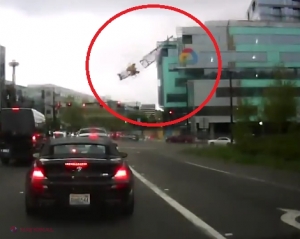 VIDEO // Macara filmată în timp ce se PRĂBUŞEA peste o stradă PLINĂ cu oameni. Mai mulţi oameni au murit în urma incidentului
