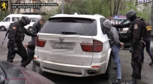 SCHEMĂ în Chișinău: Notari, funcționari publici și agenți imobiliari lăsau locuitorii capitalei FĂRĂ apartamente