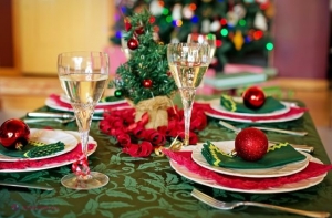 O soacră a fost criticată dur după ce le-a spus o CONDIŢIE invitaţilor la masa de Crăciun