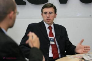 Chirtoacă recunoaşte că forţează nota