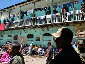 Cea mai BIZARĂ și periculoasă închisoare. Fără gardieni, uniforme sau gratii...