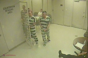VIDEO // Scene incredibile într-un tribunal din Texas. Ce au făcut deţinuţii după ce gardianul care-i păzea a suferit un infarct