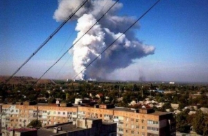 UCRAINA: Noi bombardamente în Doneţk. Mai multe blocuri de locuit şi o piaţă, DISTRUSE