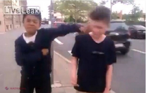 VIDEO ȘOCANT // Un copil de imigrant BATE și UMILEŞTE un copil german chiar la el în ţară