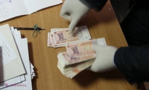 Peste 30 de mii de dolari pentru trei polițiști