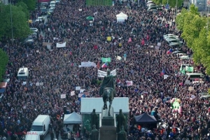 Aproximativ un sfert de milion de cehi au ieşit în stradă la Praga, cerând demisia premierului Babis