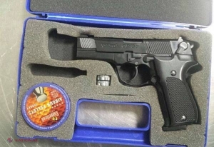 Cetățean RUS, REȚINUT pe Aeroportul din capitală cu un PISTOL