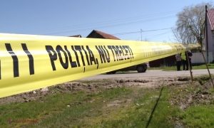 TRAGEDIA de la Băcioi: Familia celor doi gemeni era în ospeție, când un băiețel a luat arma unchiului și l-a împușcat pe fratele său