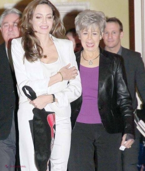 După operaţie şi pierderea mătuşii, Angelina Jolie s-a mutat împreună cu soacra