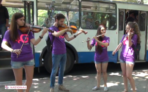 Călătorie INEDITĂ // Orchestră în troleibuz