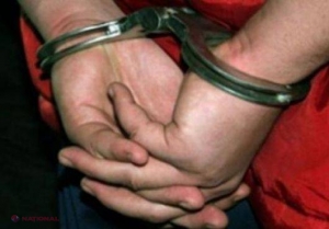Racola copile minore și le impunea să presteze servicii sexuale
