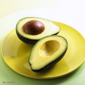 REŢETA ZILEI // Salata cu avocado şi piept de pui
