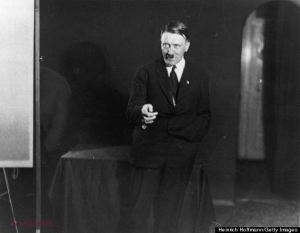 FOTOGRAFIILE pe care Hitler a vrut să le distrugă. Ipostaze inedite cu liderul nazist 