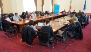 Mediatori educaționali pentru integrarea copiilor romi: un nou proiect-pilot în Moldova