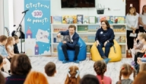 Programul „Citește-mi 100 de povești” transformă grădinițele din Moldova în insule de lectură interactive