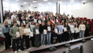 Elevi premianți la Olimpiada Națională de Istorie: Viitorii lideri ai educației din Moldova!