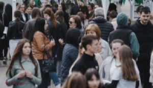 Viitorii absolvenți se îndreaptă spre universitățile din R. Moldova: Peste 5 200 de elevi au participat la târgurile educaționale „Învață în Moldova