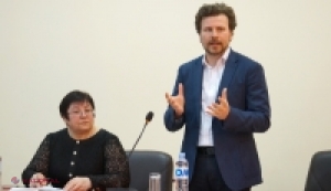 Dan Perciun prezintă inițiativele MEC pentru educația din Cahul: Investiții semnificative și politici inovatoare pentru viitorul școlilor și grădinițelor!