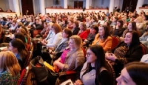 Dialoguri despre educație: Cum se îmbină algoritmii și umanitatea în şcolile moderne?