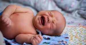 VIDEO // Cum poate fi calmat un bebeluş care plânge în doar 3 secunde. UIMITOR!