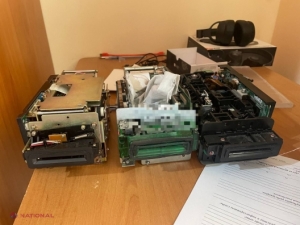 VIDEO // Atelier de fabricare și asamblare a dispozitivelor de CLONARE a cardurilor bancare, DECONSPIRAT în Chișinău. În cadrul perchezițiilor au fost ridicate peste 450 000 de lei