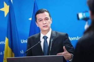 Grindeanu s-a gândit să DEMISIONEZE din cauza protestelor. Care e sloganul preferat din Piaţă 