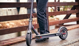 Ţara care a interzis circulaţia trotinetelor electrice pe trotuare