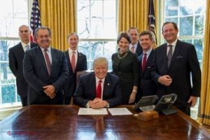 După ce i-a trimis armada la uşă, Trump îl LAUDĂ pe Kim Jong Un