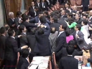 VIDEO // VIOLENŢE în Parlamentul Japoniei