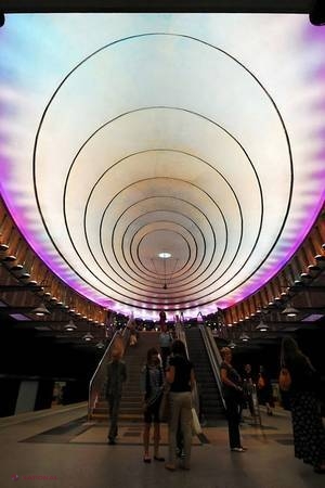 GALERIE FOTO // Cele mai SPECTACULOASE staţii de metrou din lume