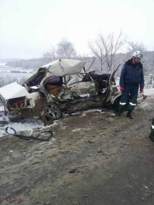 GRAV accident în capitală. O mașină a fost făcută ZOB