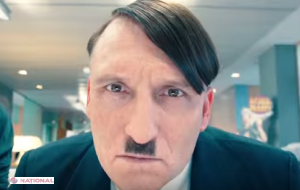 O statuie cu Hitler în genunchi, VÂNDUTĂ cu milioane de dolari