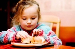  Organizația Mondială a Sănătății: „Peste 200 de BOLI pot fi transmise prin ALIMENTE”