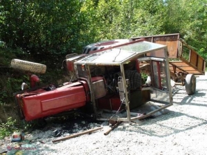 Tragedie la Mileştii Mici. Un băiat de 15 ani a murit strivit de un tractor