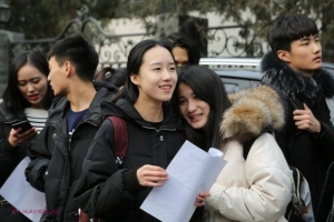 FOTO // Cum susțin peste NOUĂ milioane de elevi un examen, în China