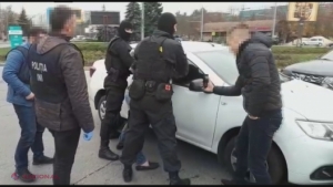 VIDEO // ȘANTAJ la Chișinău: Bărbat bătut și terorizat să dea bani unor indivizi certați cu legea. I-au luat și mașina