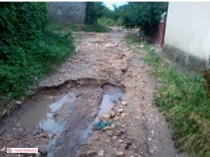 Bilanțul ploilor: Drumuri distruse și localități fără lumină