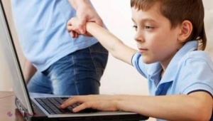 STUDIU // Copiii înlocuiesc lectura cu televizorul, internetul şi jocuri la calculator. Câte ore pe zi se uită la TV