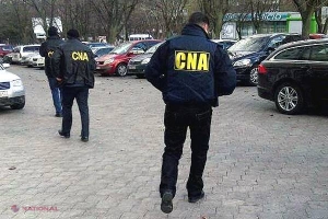 Vinerea NEAGRĂ. Ofițerii CNA au dat buzna la Banca de Economii și Banca Socială 