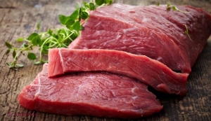 STUDIU efectuat pe jumătate de MILION de oameni: Consumul acestui tip de CARNE creşte riscul de cancer intestinal