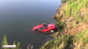 Au murit după ce au căzut cu mașina în Nistru