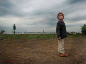 Zeci de familii din R. Moldova au fost ajutate pentru a nu-și abandona copiii la orfelinate