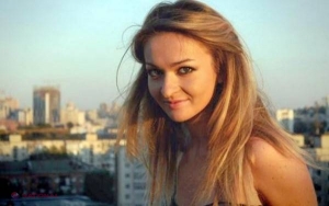 UCRAINA // Poveste de IUBIRE între o PROTESTATARĂ și un POLIȚIST 