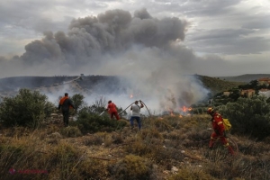 VIDEO // STARE DE URGENŢĂ pe insula grecească Evia din cauza unui incendiu masiv de vegetaţie: Sute de oameni, evacuaţi