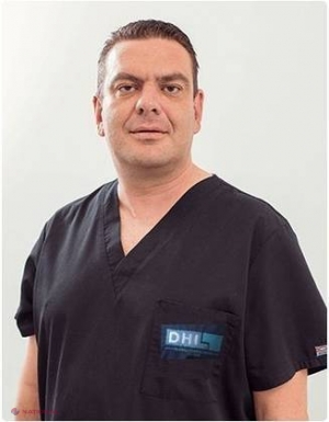 Vrei să-ţi faci un IMPLANT de păr? Află cât costă intervenţia şi în ce constă