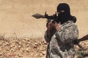 FOTO // Ce vedetă se află în spatele măştii. S-a înrolat în Stat Islamic în luna ianuarie