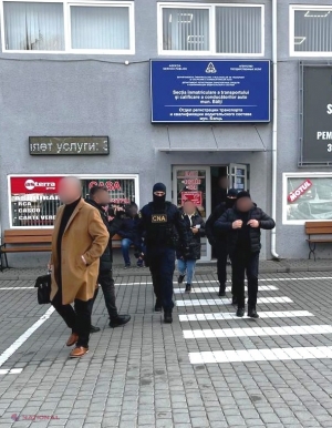 VIDEO, FOTO // Percheziții de amploare la Bălți, în cadrul unui dosar privind eliberarea permiselor de conducere. Oamenii legii au ridicat peste 70 000 de euro, 350 000 de lei și au reținut șase persoane, inclusiv angajați ai ASP